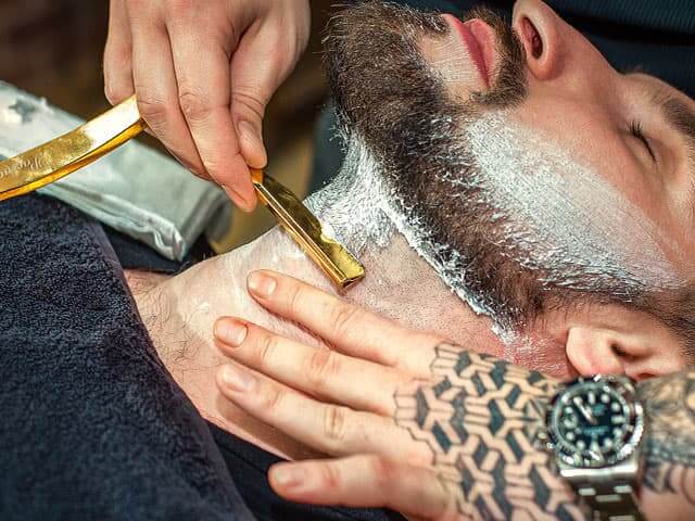 Royal shave in Oldboy Barbershop: Straight razor shaving